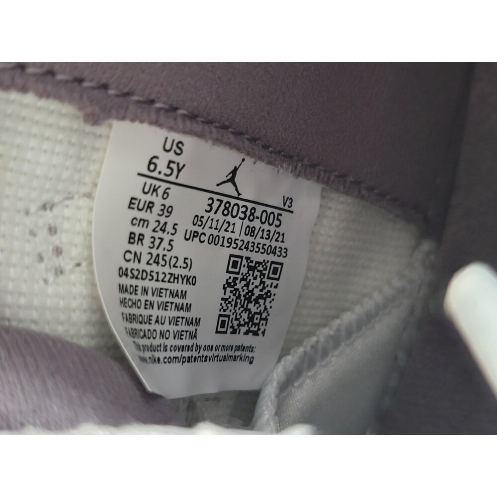 Air Jordan 11 Retro Shoes Boys Youth Size 6.5Y Patent Leather 378038-005‎ - Picture 8 of 9